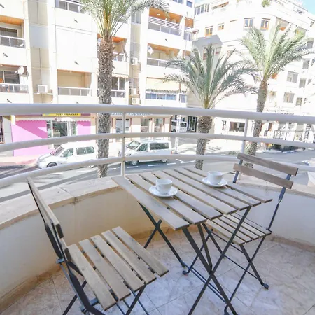 아파트 Au Coeur De Torreveija